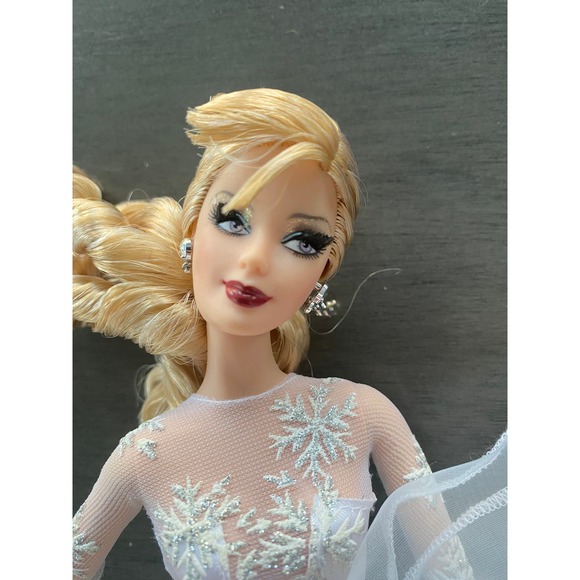 20th Anniversary Holiday Barbie - Picture 3 of 4